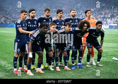 Vancouver, Canada. 21 février 2026. La formation de départ des Whitecaps de Vancouver FC pose pour les photos avant le match de soccer de la Ligue majeure entre les Whitecaps de Vancouver FC et le Real Salt Lake au BC place Stadium de Vancouver, Colombie-Britannique, Canada (USAGE ÉDITORIAL SEULEMENT). Crédit : SPP Sport Press photo. /Alamy Live News Banque D'Images