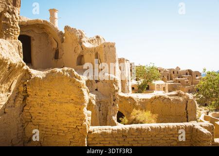 Ruines de la ville de brique de boue Kharanaq abandonnés près de l'ancienne ville de Yazd, Iran Banque D'Images