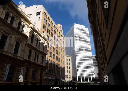 Bâtiments historiques et modernes le long de Lambton Quay dans le centre de Wellington, Nouvelle-Zélande. Banque D'Images