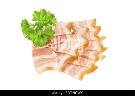 Tasty bacon tranché et le persil isolé sur fond blanc Banque D'Images