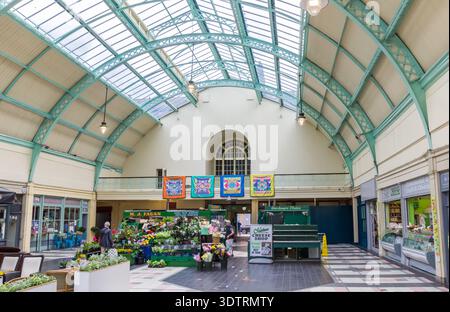 Fleuriste dans le marché historique Grainger de Newcastle upon Tyne, Angleterre Banque D'Images