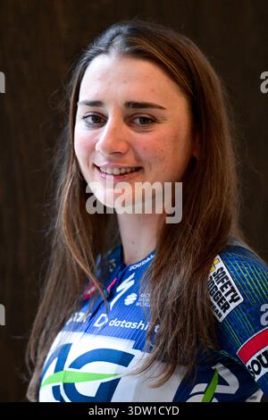 Bruxelles, Belgique. 24 février 2026. L'italienne Letizia Borghesi pose pour la photographe lors de la présentation de l'équipe féminine AG Insurance-Soudal, le mardi 24 février 2026 à Bruxelles. BELGA PHOTO DIRK WAEM crédit : Belga News Agency/Alamy Live News Banque D'Images