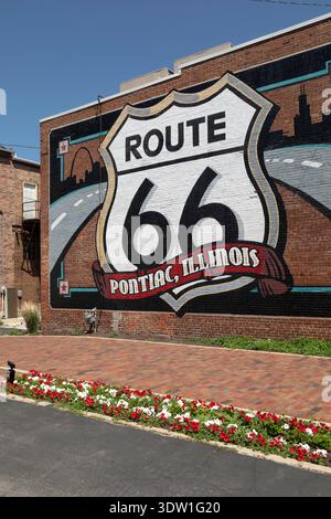 Route 66 Shield mural à Pontiac, Illinois. La murale est au Temple de la renommée Illinoise route 66. Banque D'Images