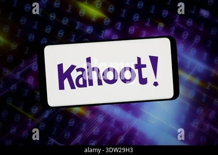 Stuttgart, Allemagne - 2026-02-02 : dans cette illustration photo, le logo de la société Kahoot, plateforme d'apprentissage en ligne, est affiché sur un smartphone Banque D'Images