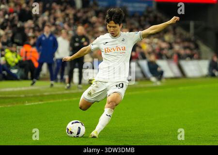 EOM Ji-Sung de Swansea City lors du match du Sky Bet Championship Swansea City vs Preston North End au Swansea.com Stadium, Swansea, Royaume-Uni le 24 février 2026 (photo par Andrew Lewis/News images), le 24/02/2026. (Photo par Andrew Lewis/News images/Sipa USA) crédit : Sipa USA/Alamy Live News Banque D'Images