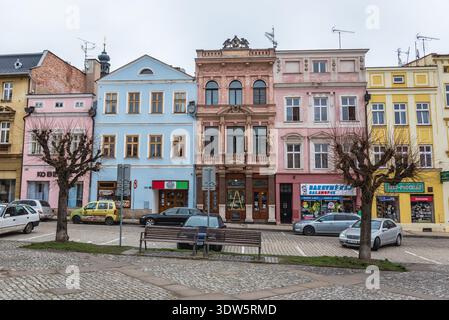 Mirove namesti maisons sur une place de la paix () à Broumov ville de Náchod District de République Tchèque Banque D'Images