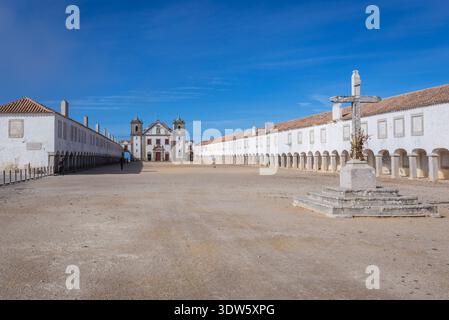 Église du 15ème siècle et sanctuaire de Nossa Senhora do Cabo sur Cabo Espichel cap sur la côte ouest près de Seisimbra ville au Portugal Banque D'Images