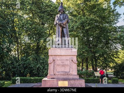 Riga, Lettonie - 25 juin 2016 : Statue du maréchal russe Michael Andreas Barclay de Tolly dans la ville de Riga Banque D'Images
