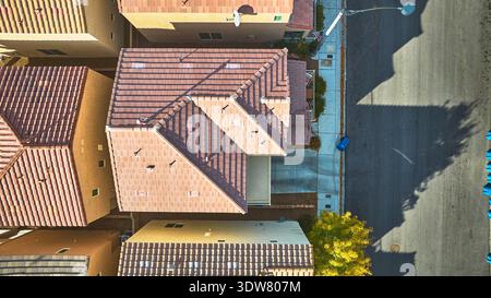 Quartier résidentiel aérien vue de haut en bas des maisons et de la rue à Las Vegas Banque D'Images