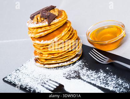 Crêpes au miel Banque D'Images