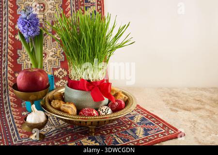 Table Nowruz Haft-sin célébrant la tradition du nouvel an persan Banque D'Images