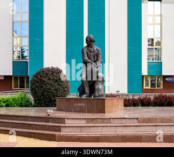 Saransk, Russie - 18 juin 2024 : Monument au sculpteur au Musée des Beaux-Arts S.D. Erzya, Saransk Banque D'Images