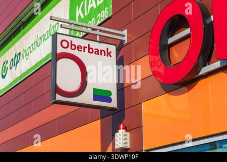 Façade de succursale Oberbank à Budapest. Banque D'Images