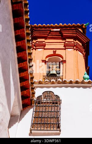 Détail du clocher. Couvent des pauvres Clarisses de Sainte Isabelle des Anges, datant du 16ème siècle, est situé sur le côté ouest du du Banque D'Images