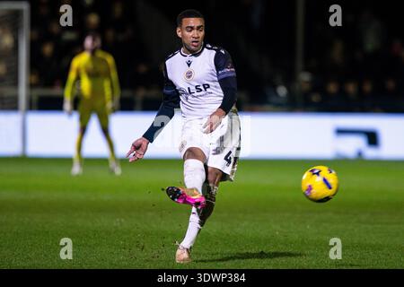 Ashley Charles passe le ballon lors de Bromley vs Crewe Alexandra FC 27/01/26 Banque D'Images