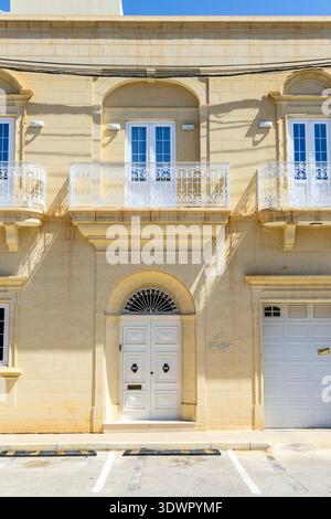 Extérieur d'Une maison maltaise typique à Munxar, Gozo, Malte Banque D'Images