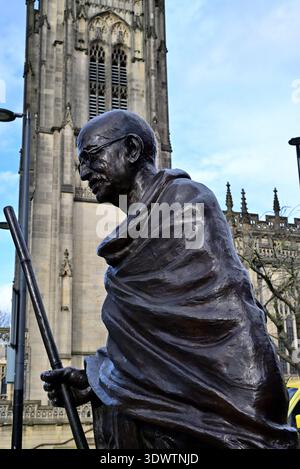 Statue du Mahatma Gandhi à Manchester Banque D'Images