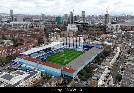 Londres, Royaume-Uni. 28 février 2026. Vue générale du stade lors du match du Queens Park Rangers vs Sheffield United Sky Bet Championship au Kiyan Prince Foundation Stadium de Londres. Le crédit photo devrait se lire : Paul Terry/Sportimage crédit : Sportimage Ltd/Alamy Live News Banque D'Images