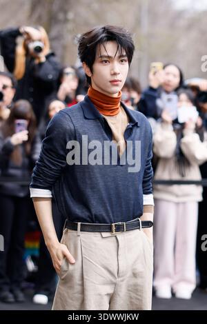 Milan, Italie. 28 février 2026. MILAN, ITALIE - FÉVRIER 28 : Yu Chengen arrive au défilé Ferragamo lors de la Fashion week automne/hiver 2026/2027 de Milan le 28 février 2026 à Milan, Italie. Photo de Marco Piovanotto/Abacapress.com crédit : Abaca Press/Alamy Live News Banque D'Images