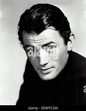 Une photo publicitaire classique en noir et blanc capture un jeune Gregory Peck en 1944. Banque D'Images