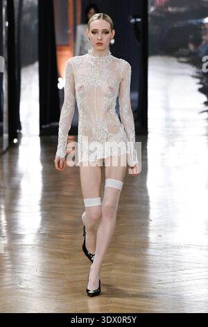 Milan, Italien. 27 février 2026. BLUMARINE automne/hiver 2026-2027 Runway pendant la Fashion week de Milan le 2026 février - Milan, Italie 27/02/2026 crédit : dpa/Alamy Live News Banque D'Images
