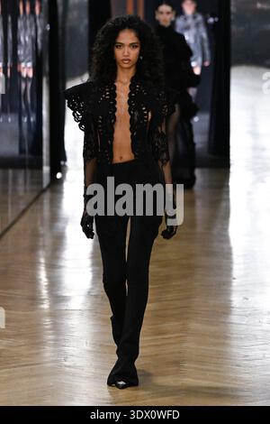 Milan, Italien. 27 février 2026. BLUMARINE automne/hiver 2026-2027 Runway pendant la Fashion week de Milan le 2026 février - Milan, Italie 27/02/2026 crédit : dpa/Alamy Live News Banque D'Images