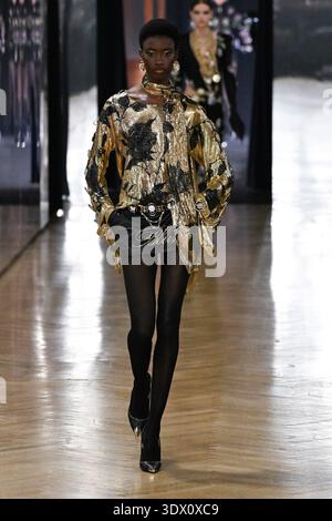 Milan, Italien. 27 février 2026. BLUMARINE automne/hiver 2026-2027 Runway pendant la Fashion week de Milan le 2026 février - Milan, Italie 27/02/2026 crédit : dpa/Alamy Live News Banque D'Images