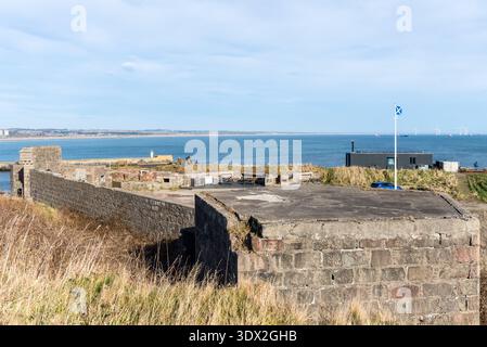 Aberdeen, Écosse, Royaume-Uni - 2 mars 2025 : batterie Torry historique dans la baie de Nigg de la mer du Nord, Aberdeen, Écosse. Banque D'Images