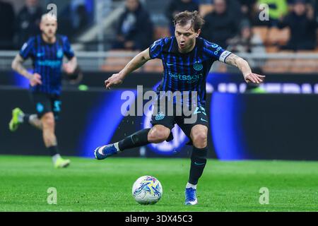 Milan, Italie. 28 février 2026. Nicolo Barella du FC Internazionale vu en action lors du match de football de Serie A 2025/26 entre le FC Internazionale et le Gênes CFC au stade San Siro de Milan crédit : SOPA images Limited/Alamy Live News Banque D'Images