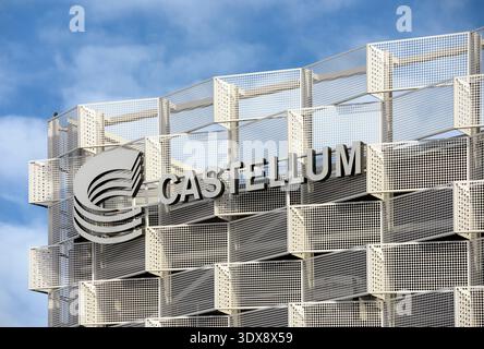 Stockholm, Suède - February 08, 2026 : façade de maison moderne avec le nom de l'entreprise Banque D'Images