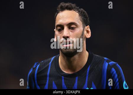 Milan, Italie. 28 février 2026. Hakan Calhanoglu du FC Internazionale lors du match Internazionale vs Genoa Serie A à Giuseppe Meazza, Milan. Le crédit photo devrait se lire : Jonathan Moscrop/Sportimage crédit : Sportimage Ltd/Alamy Live News Banque D'Images