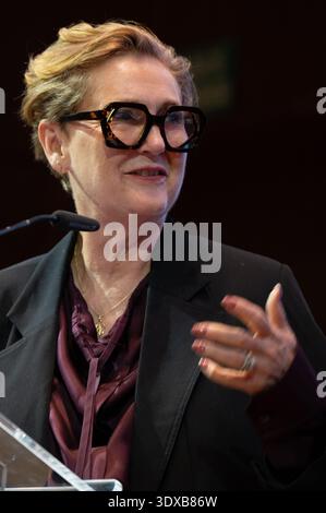 Madrid, Espagne. 02 mars 2026. Francesca Thyssen intervient lors de la présentation de l'exposition 'pédagogies de la guerre' au Musée Thyssen. Crédit : SOPA images Limited/Alamy Live News Banque D'Images
