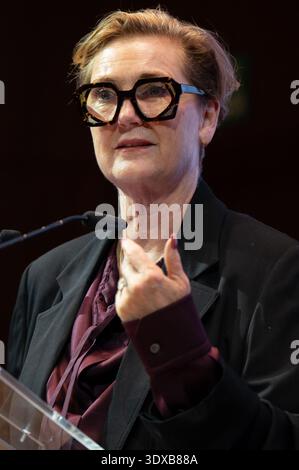 Madrid, Espagne. 02 mars 2026. Francesca Thyssen intervient lors de la présentation de l'exposition 'pédagogies de la guerre' au Musée Thyssen. Crédit : SOPA images Limited/Alamy Live News Banque D'Images