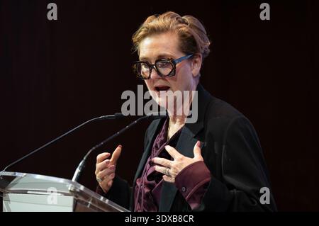 Madrid, Espagne. 02 mars 2026. Francesca Thyssen intervient lors de la présentation de l'exposition 'pédagogies de la guerre' au Musée Thyssen. Crédit : SOPA images Limited/Alamy Live News Banque D'Images