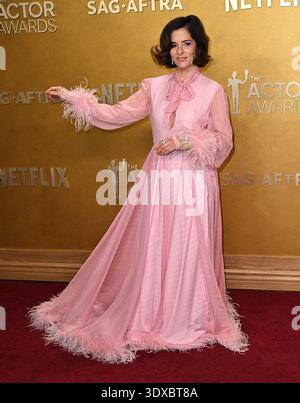 Los Angeles, États-Unis. 01 mars 2026. Parker Posey arrive à la 32e cérémonie annuelle des Actor Awards qui s'est tenue au Shrine Auditorium le 1er mars 2026 à Los Angeles, CA. © Starbuck/AFF-USA.COM crédit : AFF/Alamy Live News Banque D'Images