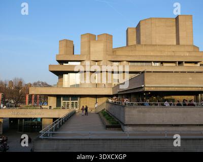 Théâtre national sur la rive sud, Londres, Royaume-Uni Banque D'Images
