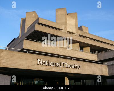 Théâtre national sur la rive sud, Londres, Royaume-Uni Banque D'Images