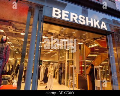 Boutique Bershka sur Oxford Street, Londres, Royaume-Uni Banque D'Images
