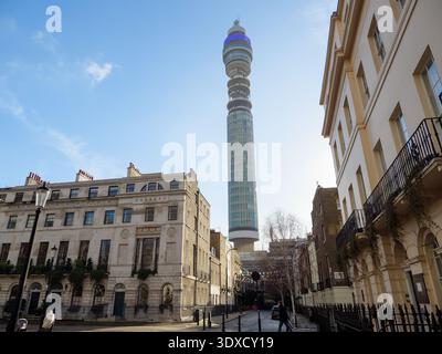Tour BT vue depuis Fitzroy Square, Londres, Royaume-Uni Banque D'Images