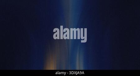 Une image abstraite floue avec un fond bleu foncé avec une traînée de lumière centrale et des dégradés doux Banque D'Images