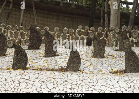 Sculptures animales faites de céramique recyclée et de pierre au Rock Garden, Chandigarh, qui est le premier musée indien de matériaux réutilisés. Banque D'Images