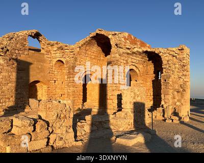 Lindos Acropolis. Lindos est un site archéologique, une ville et une ancienne municipalité sur l'île de Rhodes, dans le Dodécanèse, en Grèce. Banque D'Images