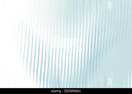 Un fond abstrait très léger et délavé avec des nuances de blanc et de bleu créant un effet doux et rêveur Banque D'Images