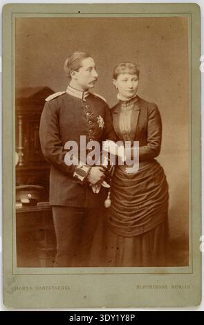 Carte de cabinet, portrait d'atelier de Guillaume II (alors prince héritier allemand, plus tard empereur allemand) et de son épouse Augusta Viktoria. Atelier Hanns Hanfstaengl Banque D'Images