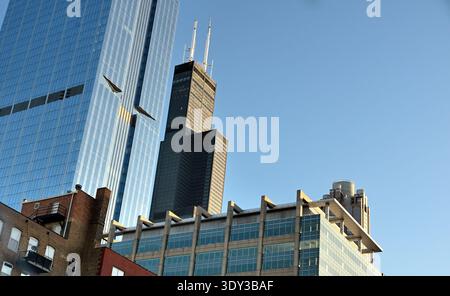Chicago, Illinois, États-Unis. Une vue extrême du plus haut bâtiment de Chicago, et autrefois le plus haut du monde, la Willis Tower (Sears Tower). Banque D'Images