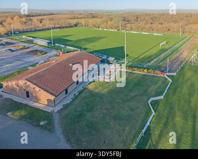 vue aérienne du terrain de football et du centre sportif sur jubilee fields à billingshurst west sussex Banque D'Images