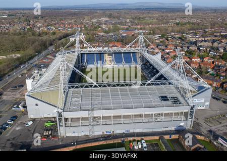Image aérienne du stade historique Deepdale, stade du Preston North End FC. Banque D'Images