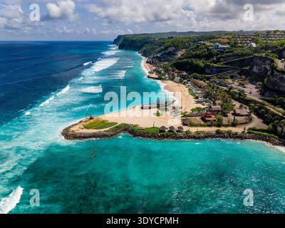 Développement côtier et construction sur les rives sablonneuses de Nusa Dua, Bali, Indonésie Banque D'Images