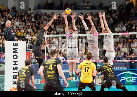 Varsovie, Pologne. 8 mars 2026. Ligue polonaise de volleyball PlusLiga match entre PGE Projekt Warszawa et Bogdanka LUK Lublin photo : . Crédit : Łukasz Konys / Alamy Live News Banque D'Images