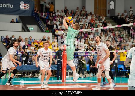 Varsovie, Pologne. 8 mars 2026. Ligue polonaise de volleyball PlusLiga match entre PGE Projekt Warszawa et Bogdanka LUK Lublin sur la photo : Damian Wojtaszek. Crédit : Łukasz Konys / Alamy Live News Banque D'Images